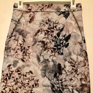 Floral Midi skirt